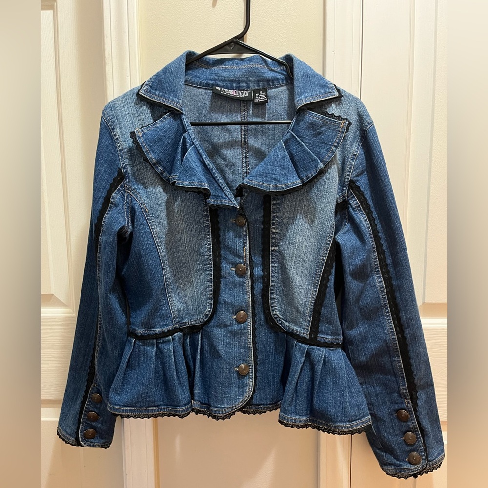 The Denim Peplum Jacket with blk trim Collar - Blue the Pyramid Collection M ex